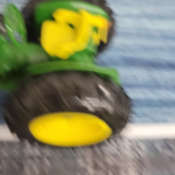 Vintage 1/16 scale Ertl John Deere 2640 diecast tractor w/frontend green/yellow - Picture 7 of 10